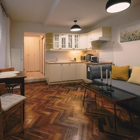 Апартаменты Skau Family Venturska Братислава Экстерьер фото